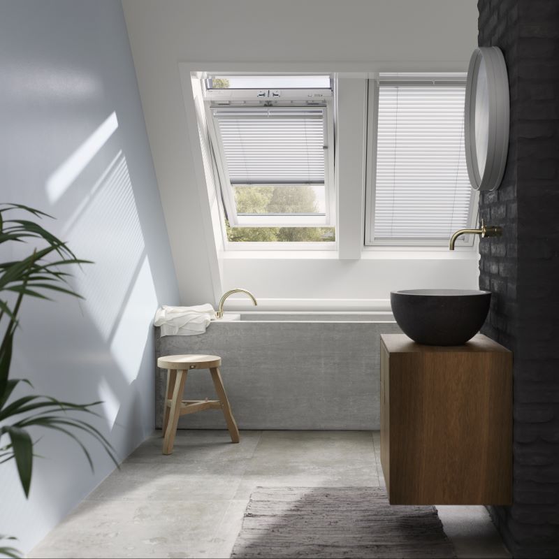 VELUX Centre Pivot Roof Window - White Polyurethane - GGU CK04 0070 (55x98cm)