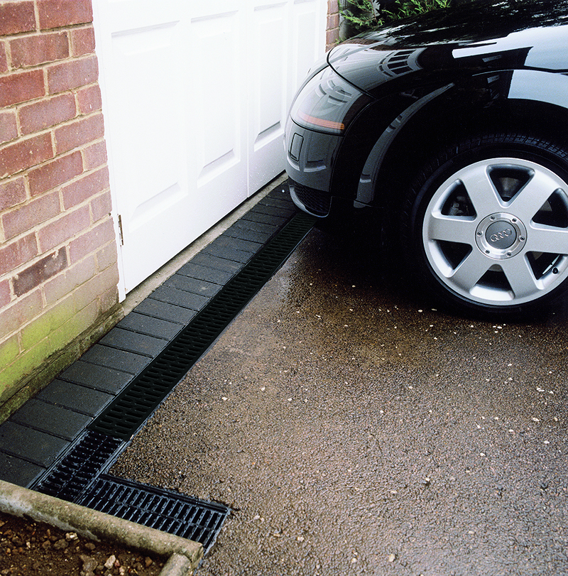 ACO HexDrain Channel with Black Plastic Grating 1m (Load Class A15)