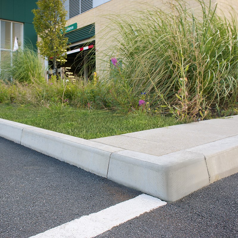 Standard Half Battered Kerb (125mm x 255mm x 914mm)